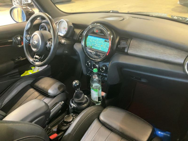 MINI Cabrio Cooper S — zdjęcie 12