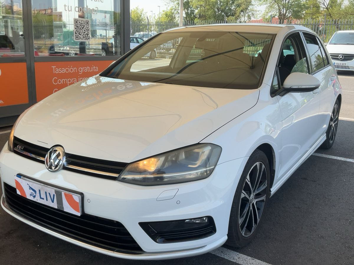 Volkswagen Golf VII 1.6 TDI Sport by R-Line BlueMotion