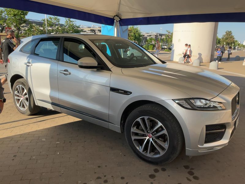 Jaguar F-Pace 20d R-Sport AWD 2016 – снимка 12