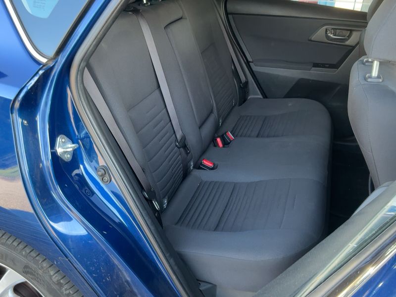 Toyota Auris 1.8 Hybrid Advance — zdjęcie 14