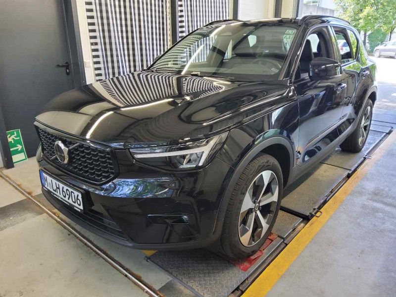 Volvo XC40 2.0 B4 Plus Dark 2WD