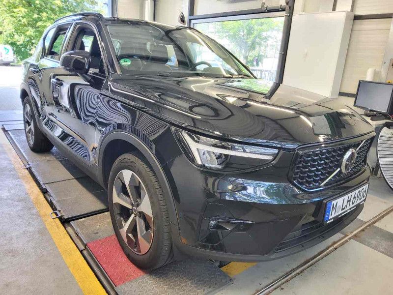 Volvo XC40 2.0 B4 Plus Dark 2WD