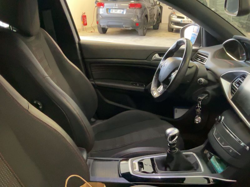 Peugeot 308 1.5 Blue-HDi GT Line 2018 – снимка 16