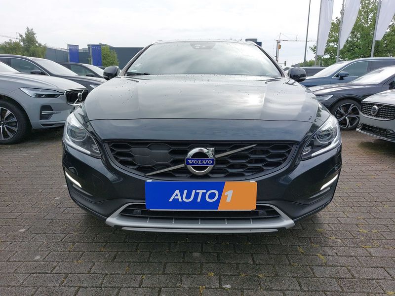 Volvo V60 Cross Country 2.4 D4 Summum AWD — zdjęcie 7