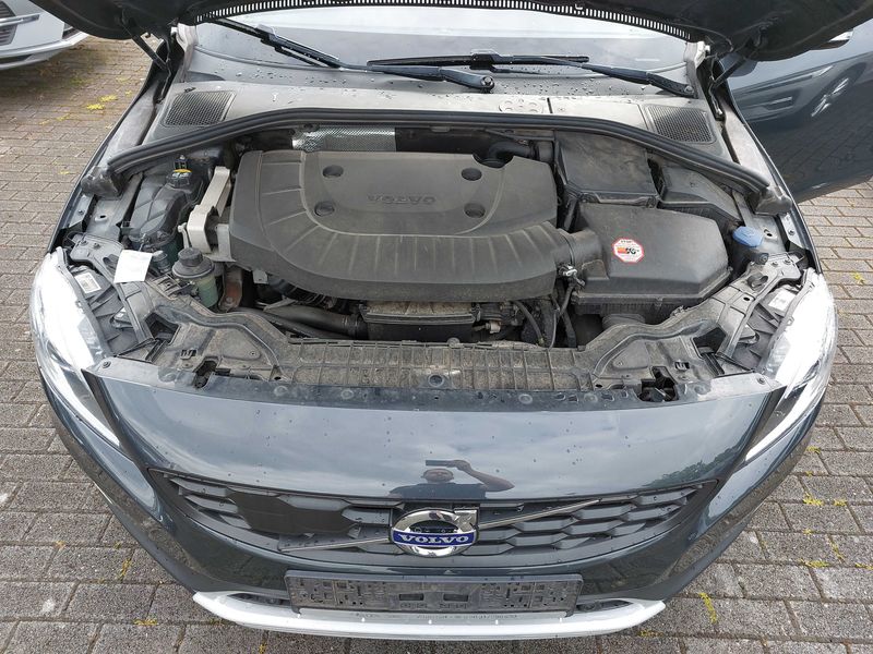 Volvo V60 Cross Country 2.4 D4 Summum AWD — zdjęcie 8