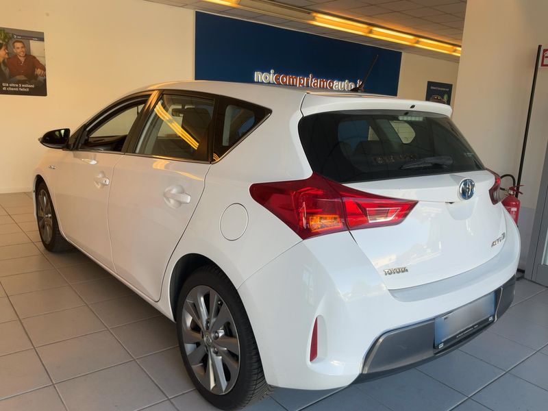 Toyota Auris 1.8 Hybrid Active+ — zdjęcie 3