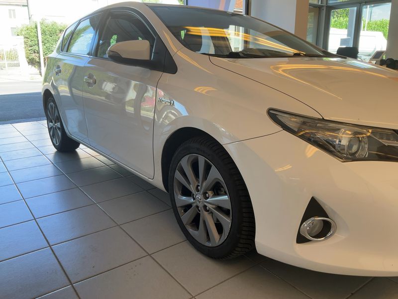 Toyota Auris 1.8 Hybrid Active+ — zdjęcie 8