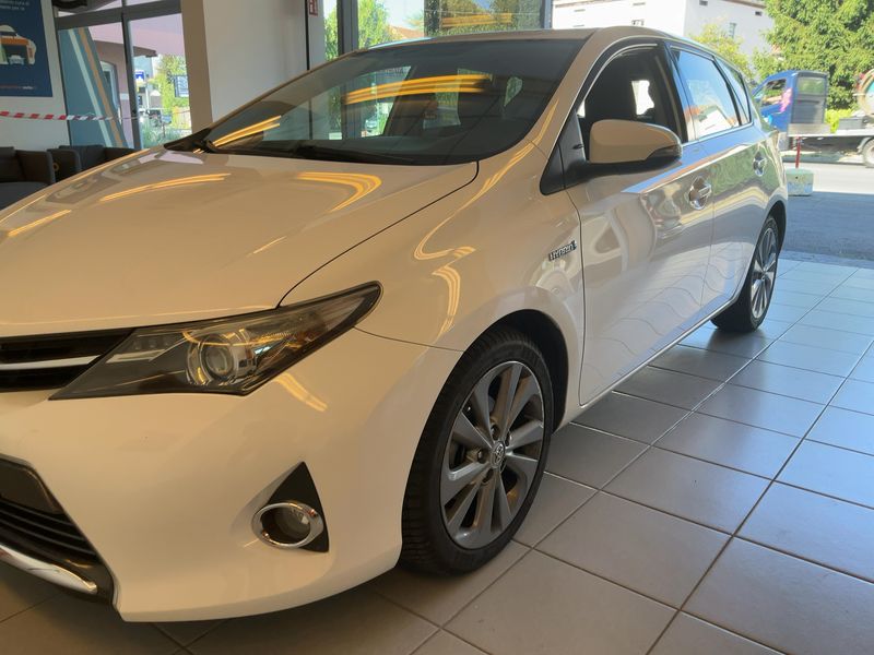 Toyota Auris 1.8 Hybrid Active+ — zdjęcie 2