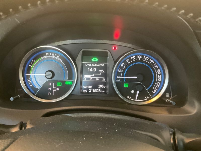Toyota Auris 1.8 Hybrid Active+ — zdjęcie 13