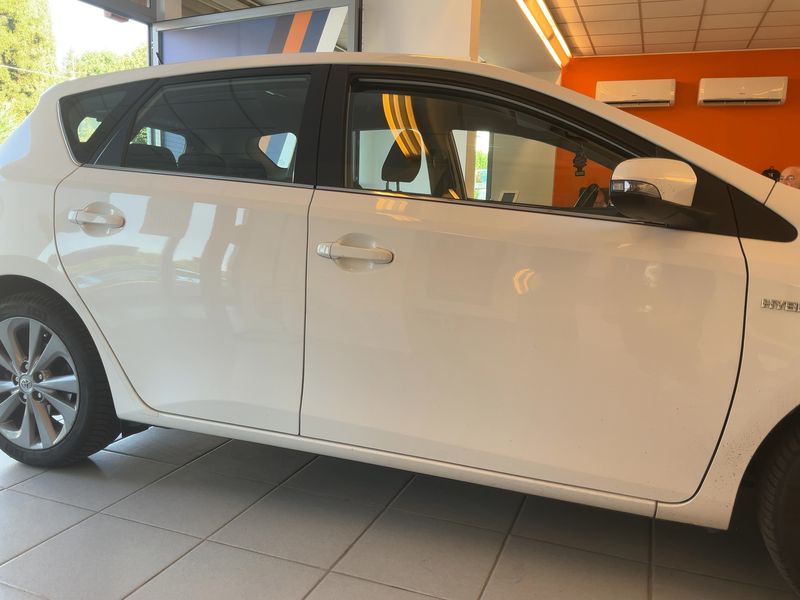 Toyota Auris 1.8 Hybrid Active+ — zdjęcie 7