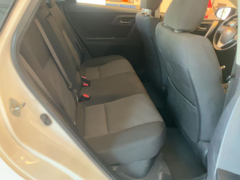 Toyota Auris 1.8 Hybrid Active+ — zdjęcie 14