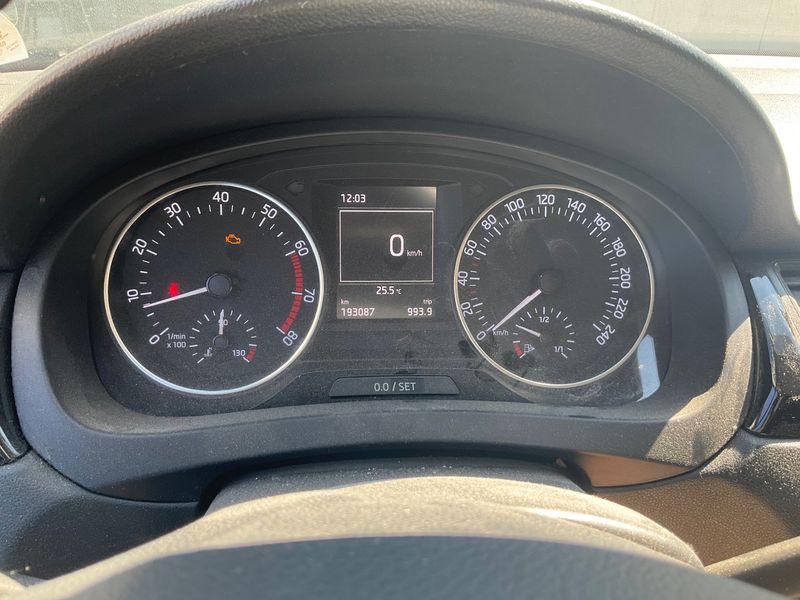 Skoda Rapid Spaceback 1.2 TSI Ambition — zdjęcie 13