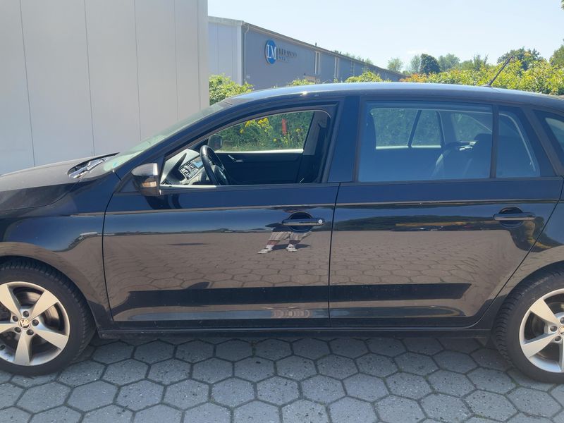 Skoda Rapid Spaceback 1.2 TSI Ambition — zdjęcie 4