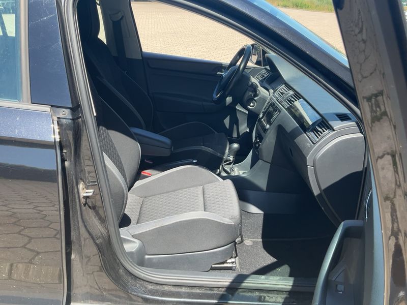 Skoda Rapid Spaceback 1.2 TSI Ambition — zdjęcie 11