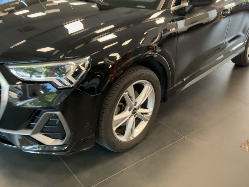 Audi Q3 35 TDI S line — zdjęcie 2