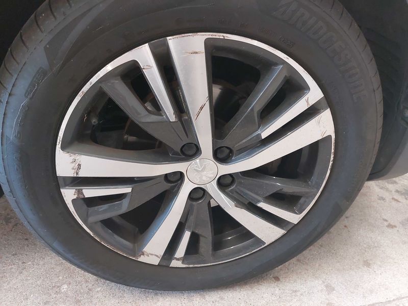 Peugeot 3008 1.5 Blue-HDi Allure Pack 2023 – снимка 21