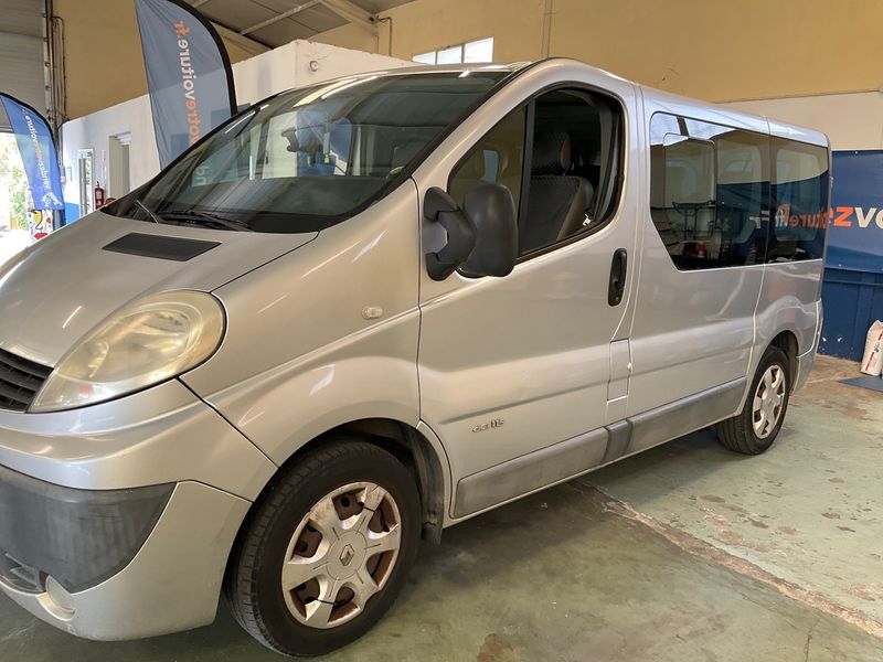 Renault Trafic 2.0 dCi Passenger Expression — zdjęcie 2
