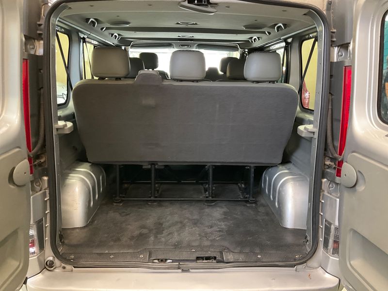 Renault Trafic 2.0 dCi Passenger Expression — zdjęcie 10