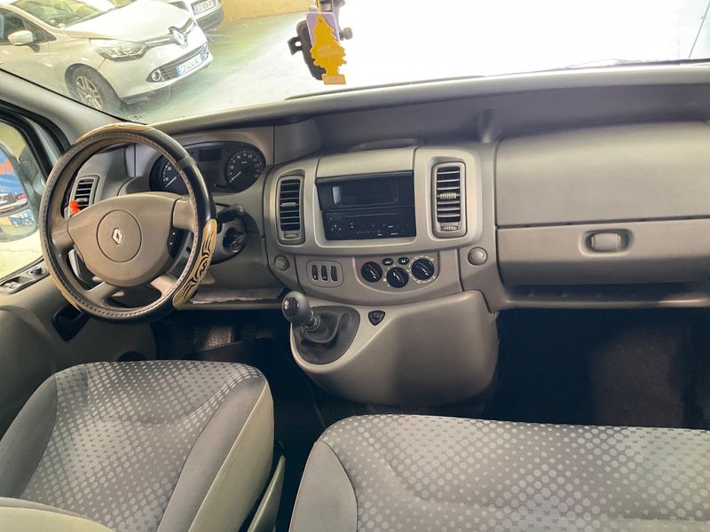 Renault Trafic 2.0 dCi Passenger Expression — zdjęcie 12