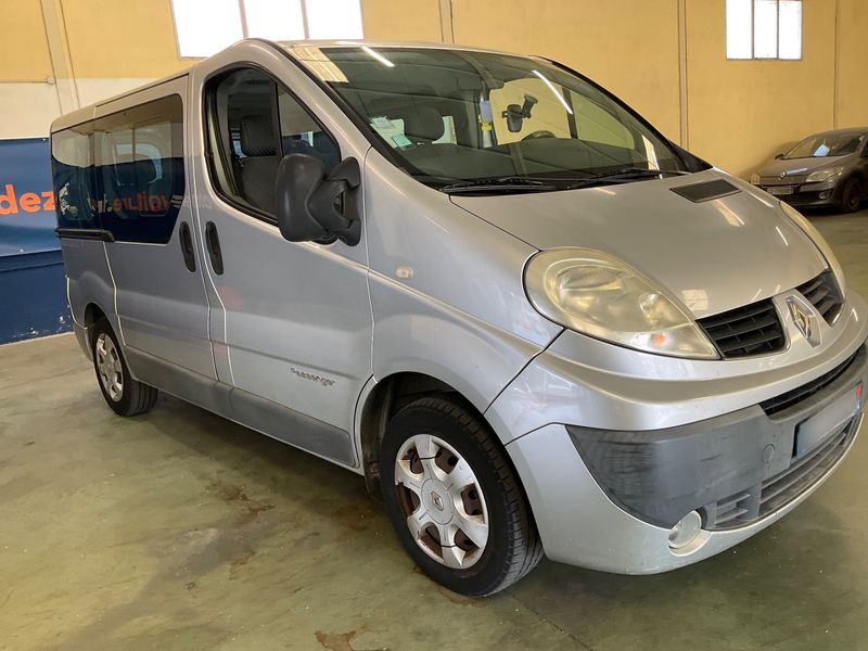 Renault Trafic 2.0 dCi Passenger Expression — zdjęcie 8