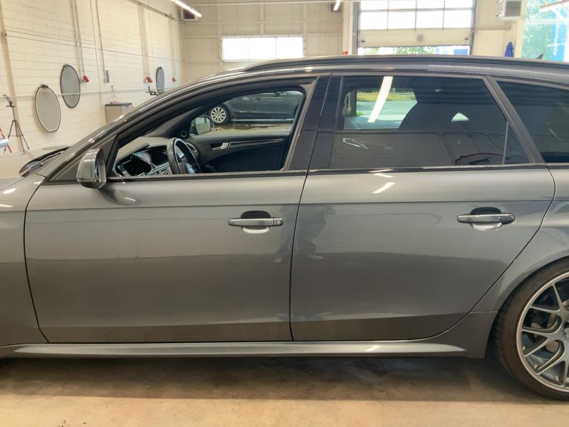 Audi RS 4 4.2 V8 FSI quattro — zdjęcie 4