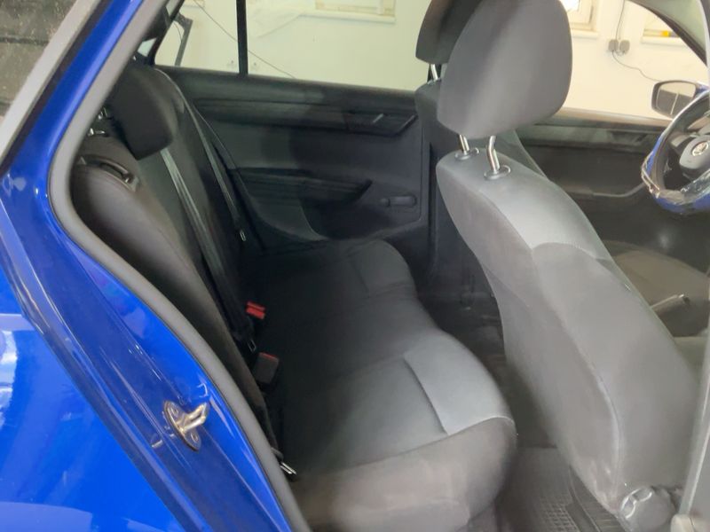 Skoda Fabia 1.0 MPI Active SC — zdjęcie 14