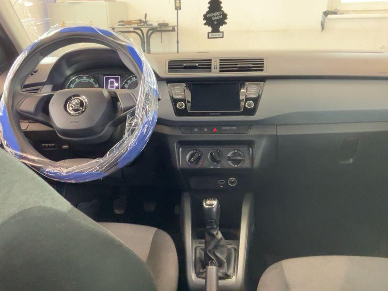 Skoda Fabia 1.0 MPI Active SC — zdjęcie 12