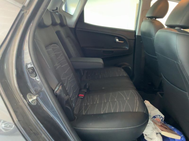 Kia Venga 1.6 CRDi Premium — zdjęcie 14
