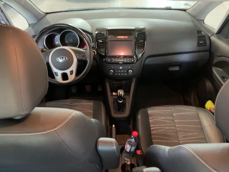 Kia Venga 1.6 CRDi Premium — zdjęcie 12