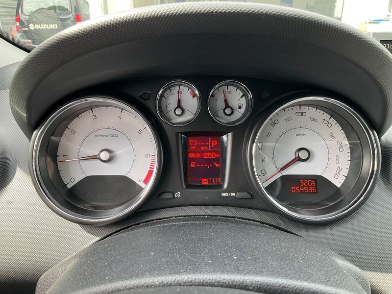 Peugeot 308 1.6 Active — zdjęcie 13
