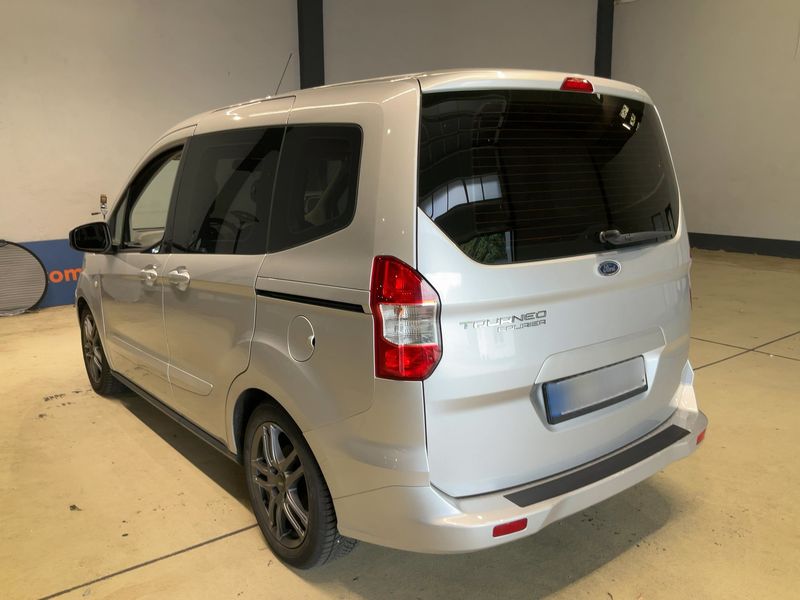 Ford Tourneo 1.5 TDCi Trend — zdjęcie 3