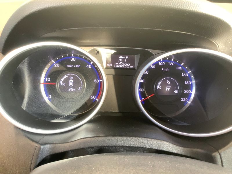 Hyundai ix35 2.0 CRDi Trend AWD — zdjęcie 13