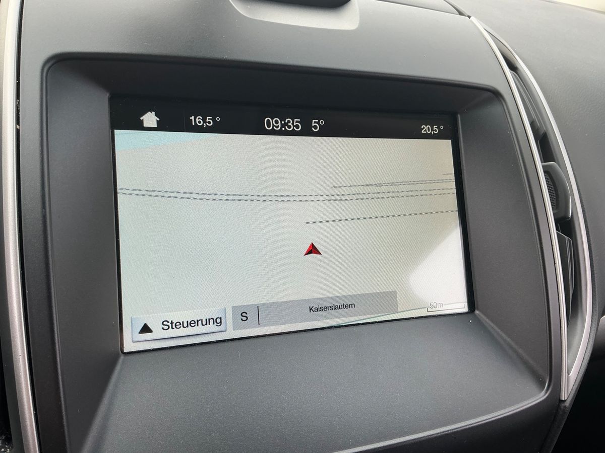 Ford Galaxy 2017 — photo 23