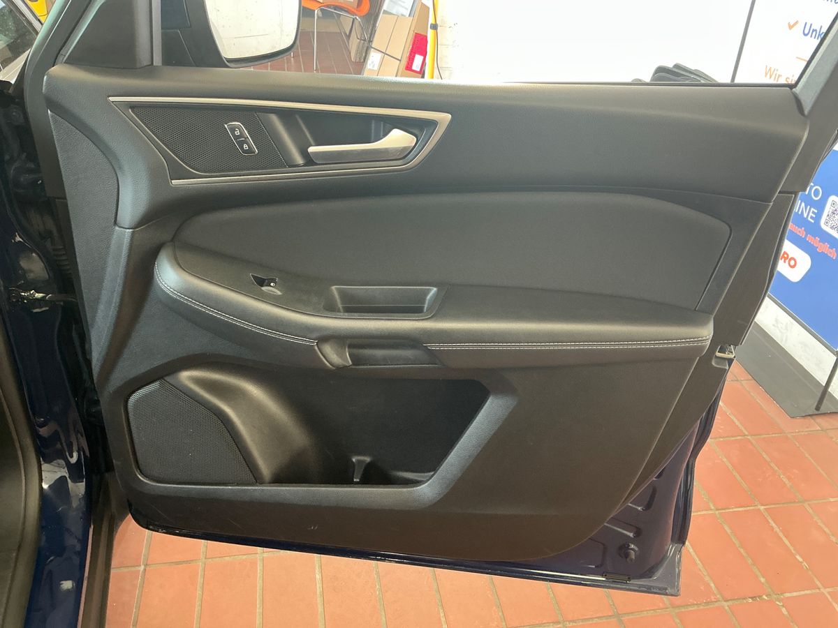 Ford Galaxy 2017 — photo 33