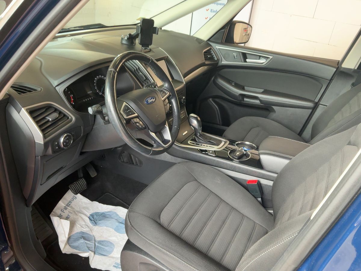 Ford Galaxy 2017 — photo 18