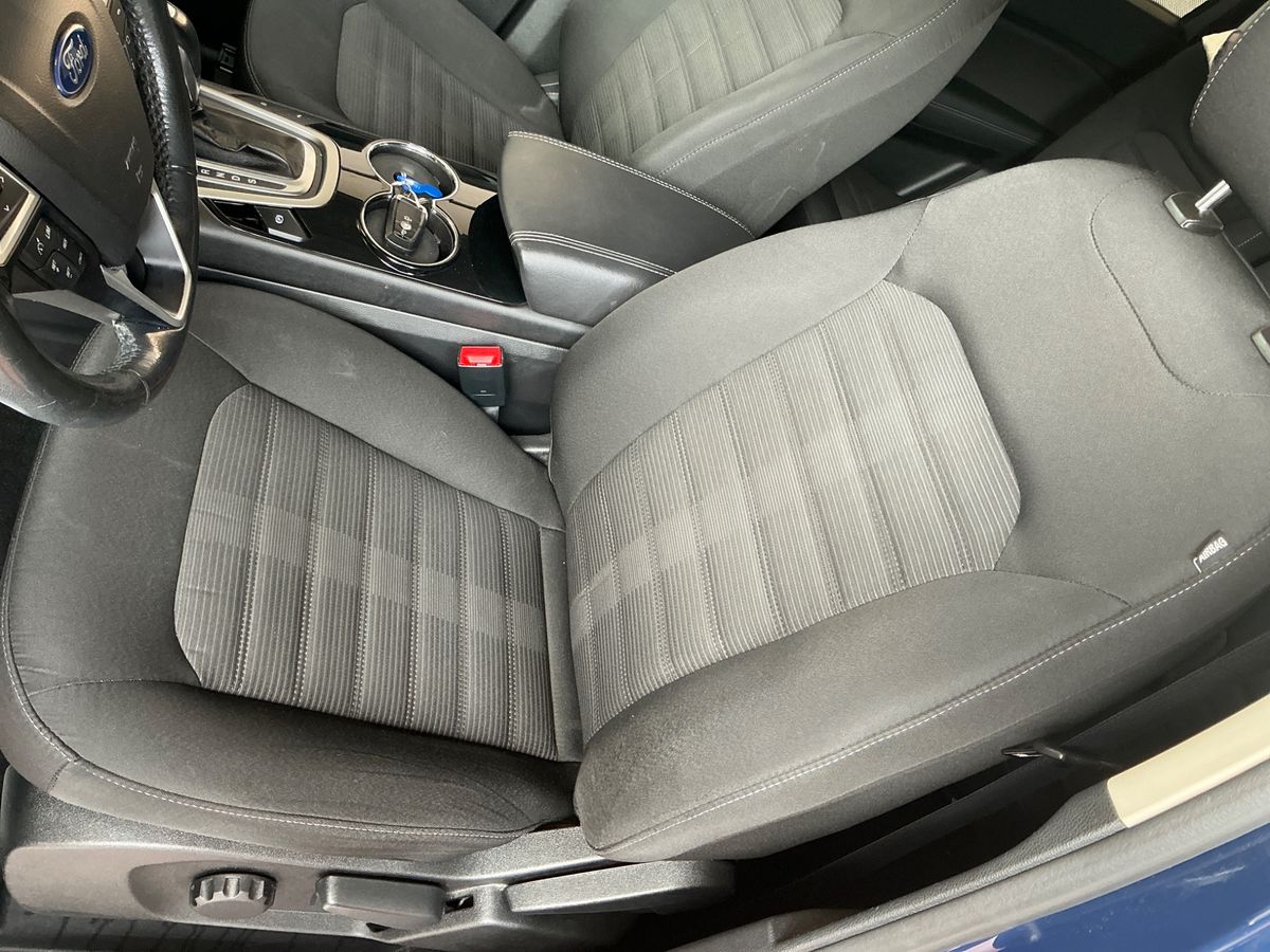 Ford Galaxy 2017 — photo 36