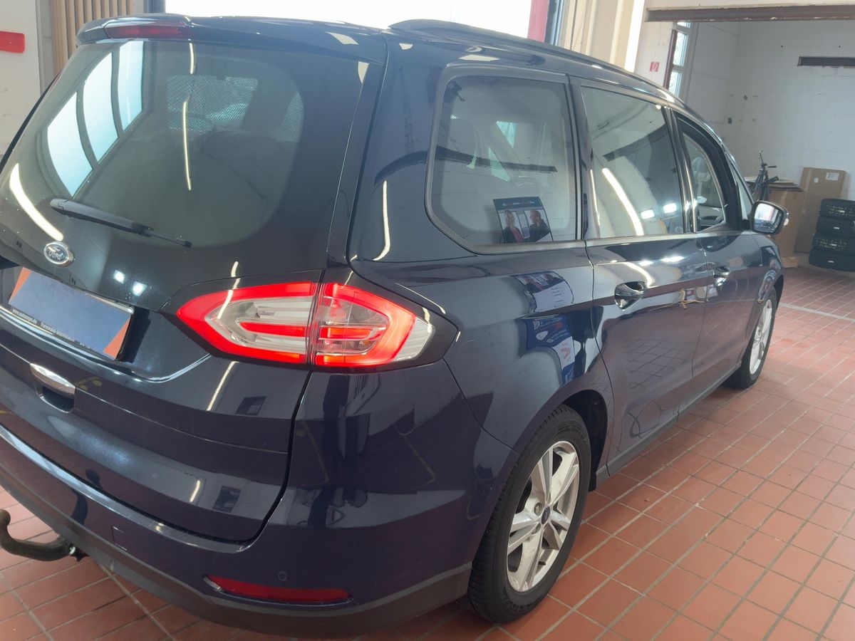 Ford Galaxy 2017 — photo 9