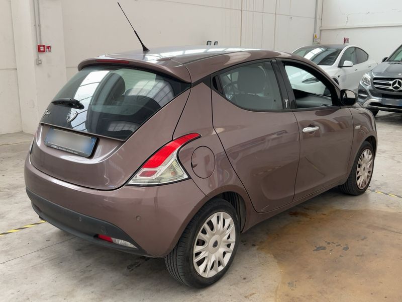 Lancia Ypsilon 1.2 Gold 2015 – снимка 8