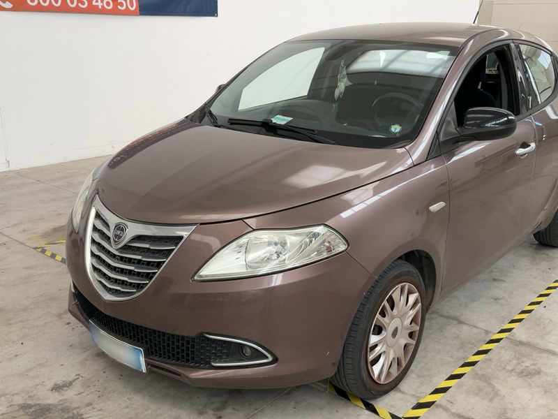 Lancia Ypsilon 1.2 Gold 2015 – снимка 2
