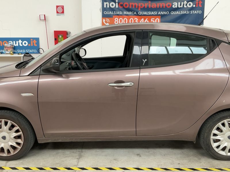 Lancia Ypsilon 1.2 Gold 2015 – снимка 4