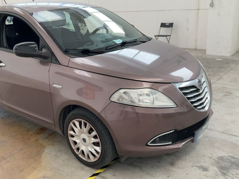 Lancia Ypsilon 1.2 Gold 2015 – снимка 12