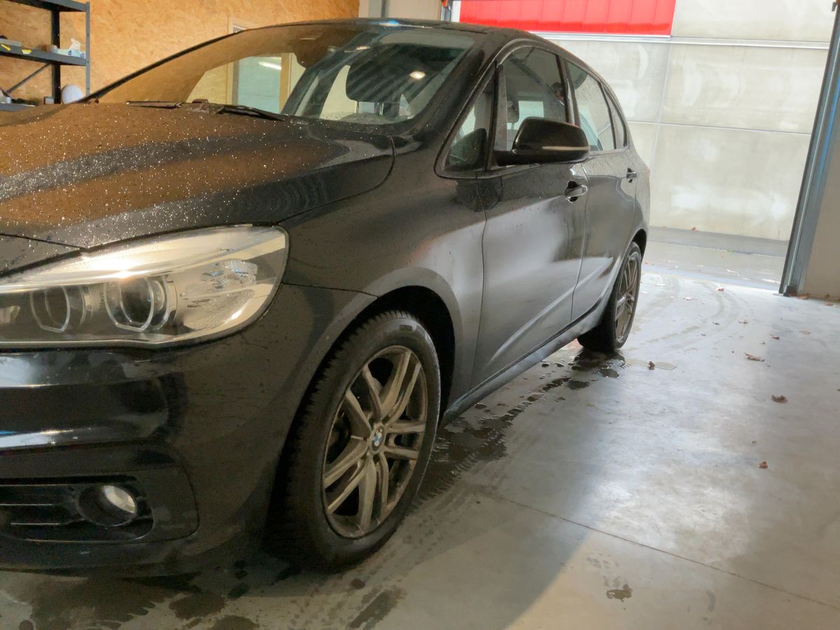 BMW 2er 218d Active Tourer Basis