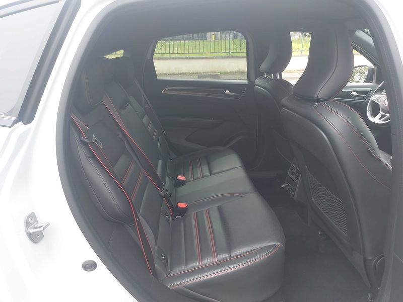Renault Arkana 1.6 Hybrid E-Tech R.S. Line — zdjęcie 14