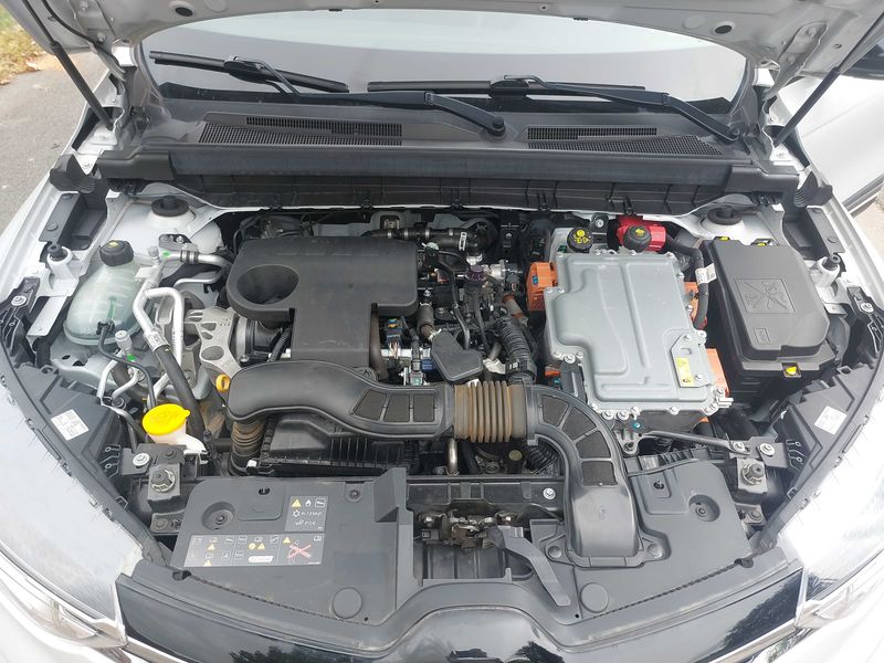 Renault Arkana 1.6 Hybrid E-Tech R.S. Line — zdjęcie 8