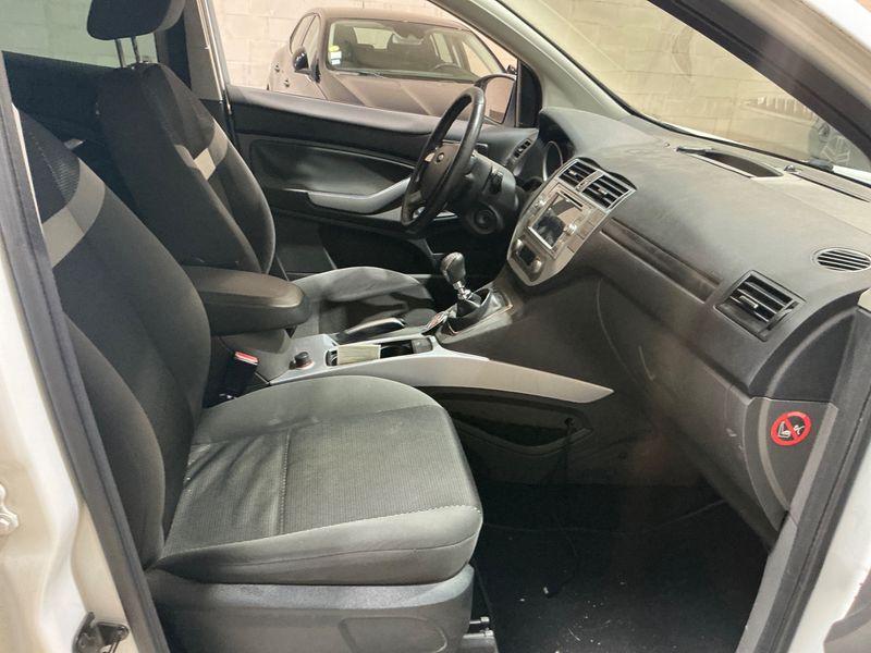 Ford Kuga 2.0 TDCi Titanium 2010 – снимка 3