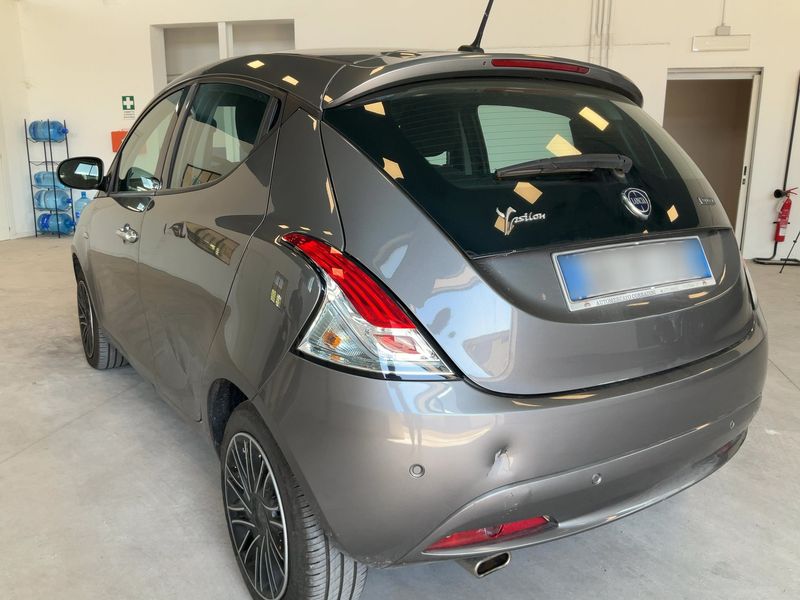 Lancia Ypsilon 1.0 Mild-Hybrid Gold — zdjęcie 3