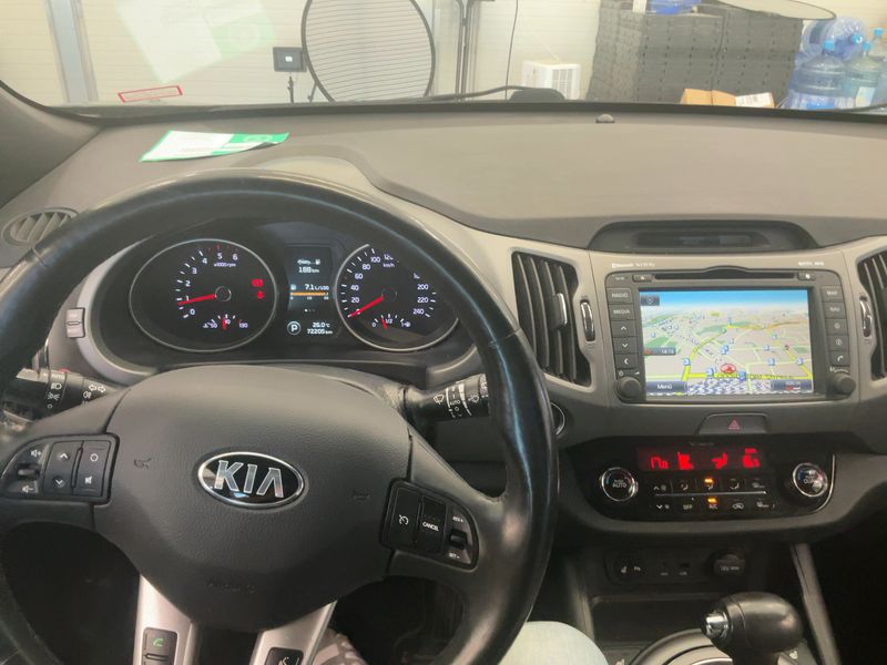 Kia Sportage 2.0 CRDi Platinum Edition 4WD — zdjęcie 12