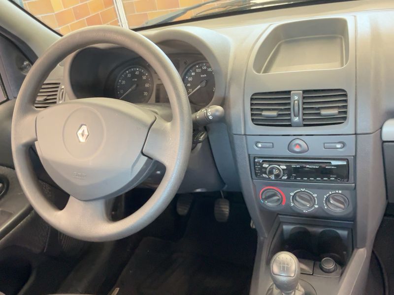Renault Clio 1.2 Campus Authentique — zdjęcie 12