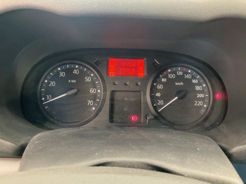 Renault Clio 1.2 Campus Authentique — zdjęcie 13