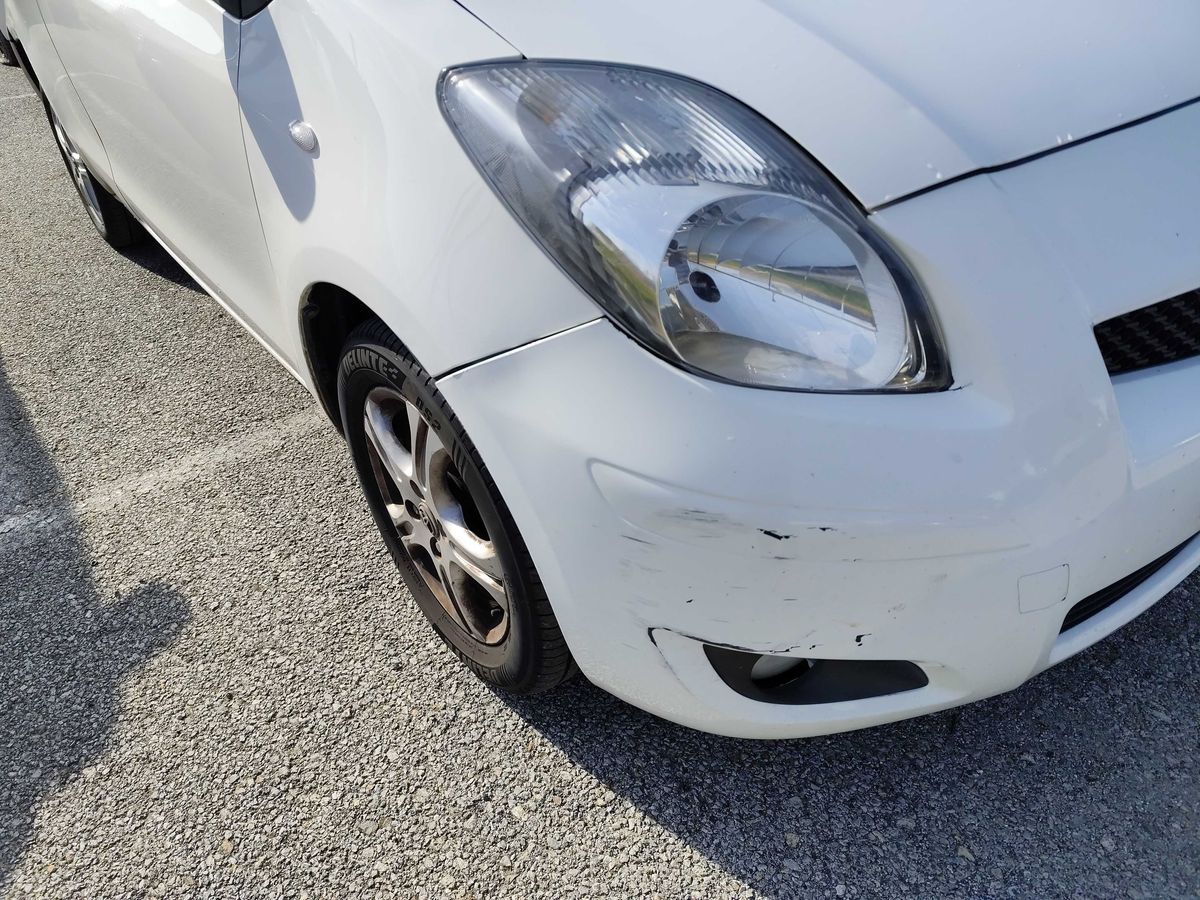 Toyota Yaris 2010 — photo 3